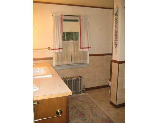 92 Redlands Street Springfield, MA 01104 - Photo 5 of 7
