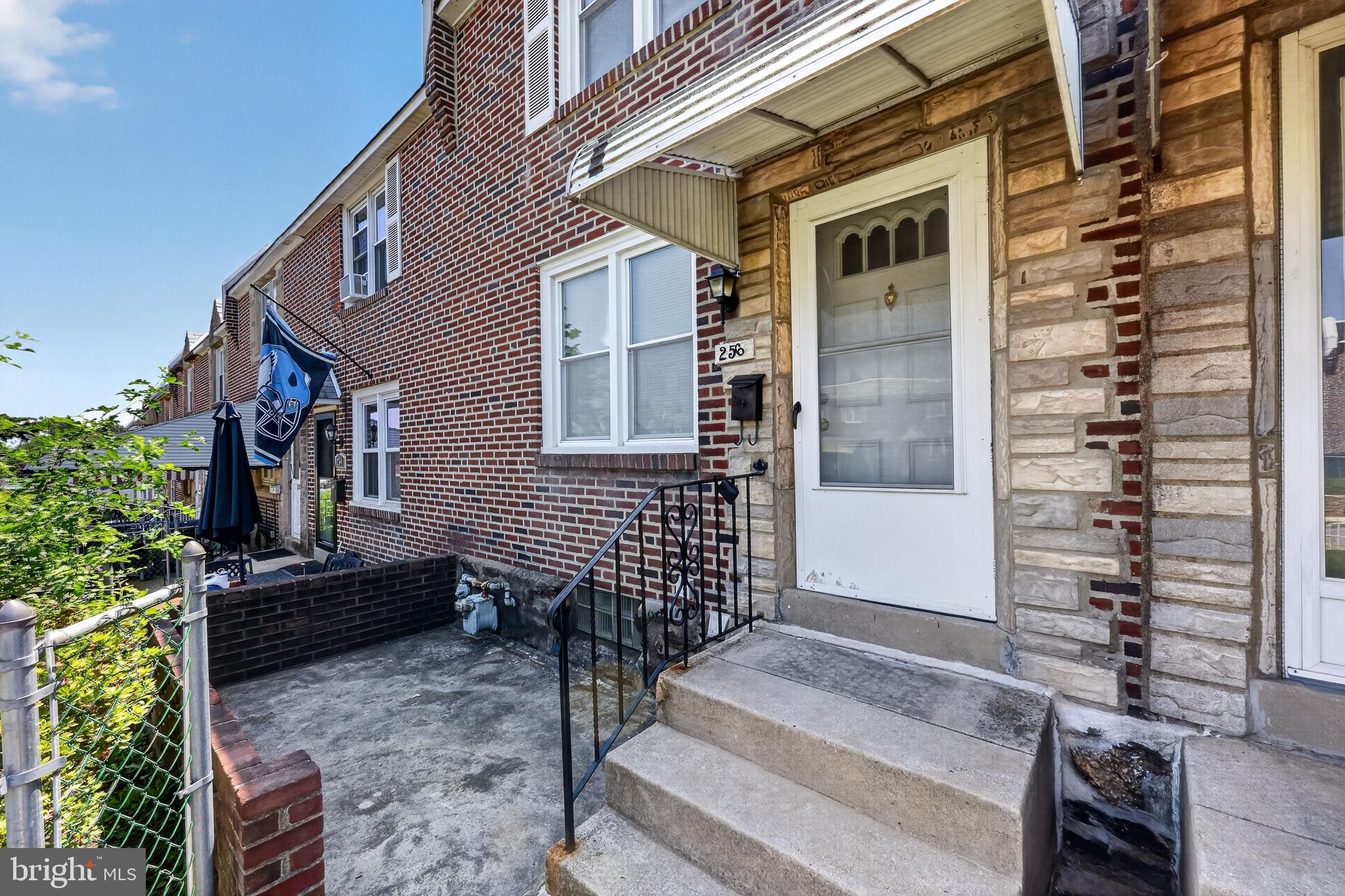 256 Cambridge Road Clifton Heights, PA 19018 - Photo 3 of 30 Charming entryway with classic brickwork.