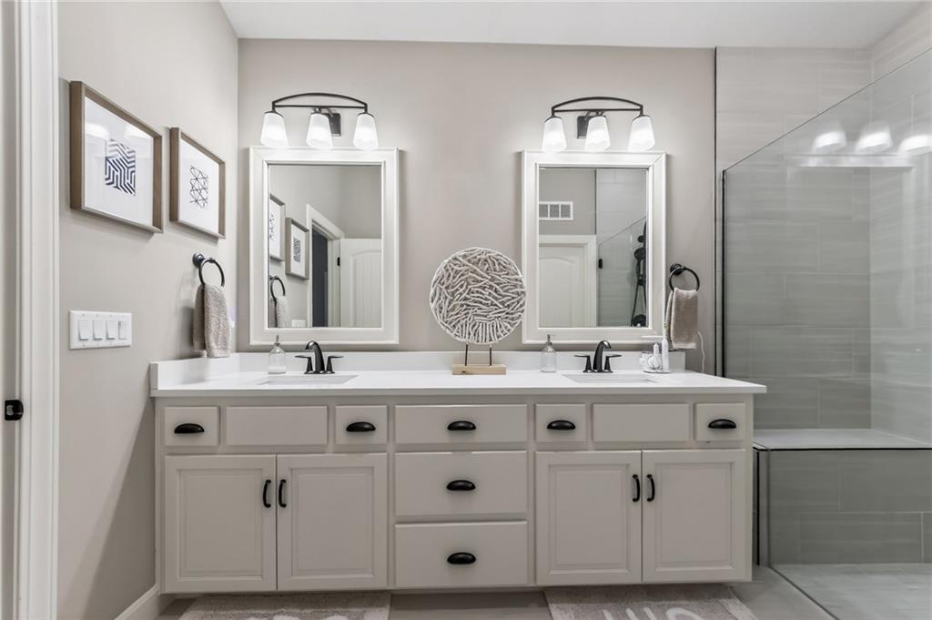 433 Northwest Kaylea Court Lee's Summit, MO 64081 - Photo 18 of 34