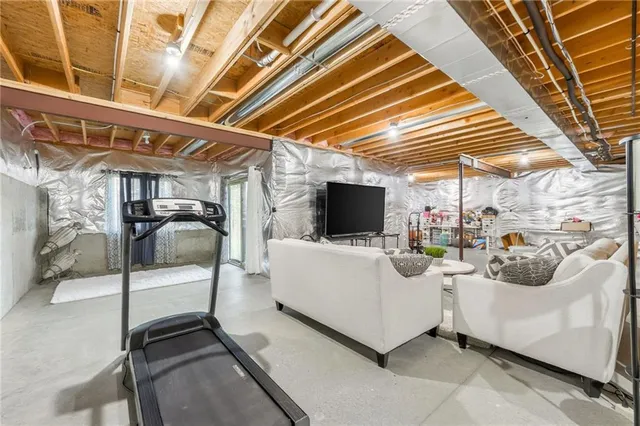 $725,000 | 433 Northwest Kaylea Court, Lee's Summit, MO 64081