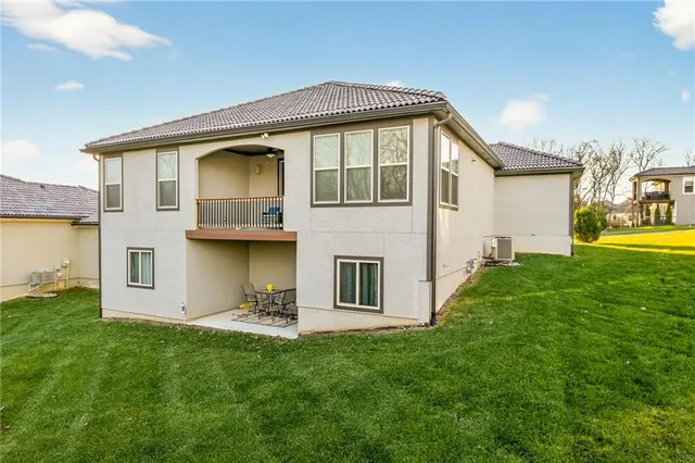 $725,000 | 433 Northwest Kaylea Court, Lee's Summit, MO 64081