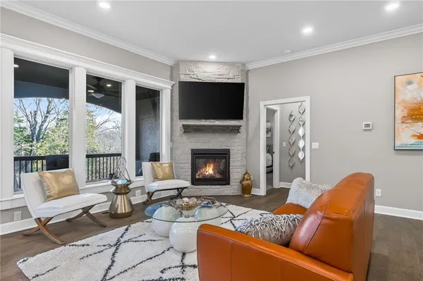 $725,000 | 433 Northwest Kaylea Court, Lee's Summit, MO 64081