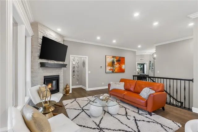 $725,000 | 433 Northwest Kaylea Court, Lee's Summit, MO 64081