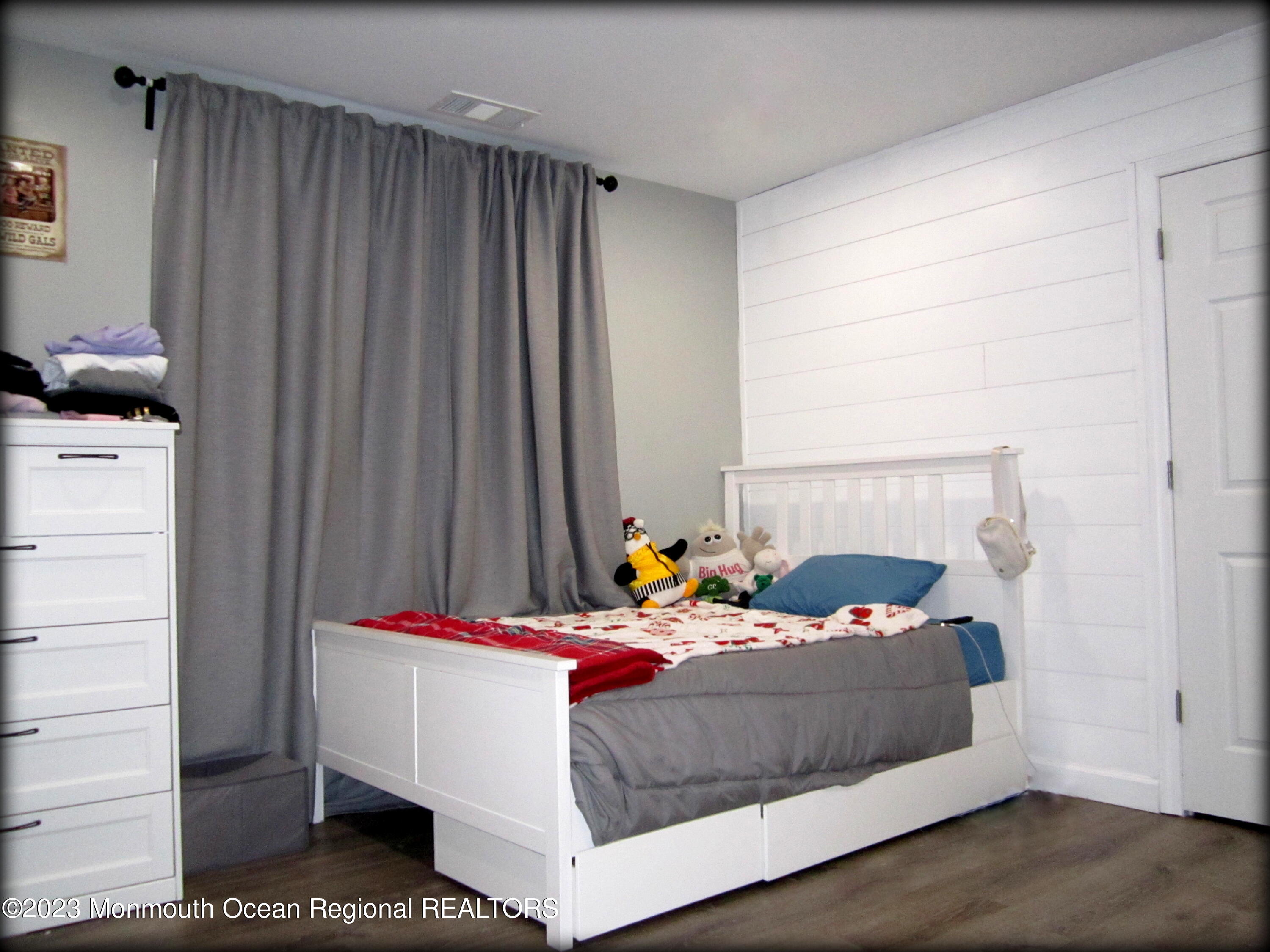 52 Union Hill Road Manalapan, NJ 07726 - Photo 3 of 12 IMG_4388