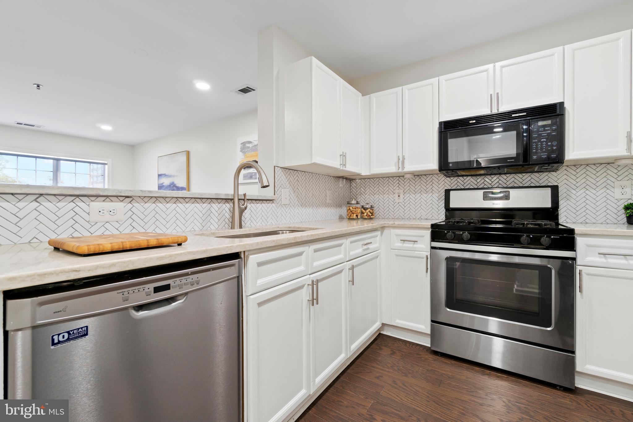 5573 Seminary Road, Unit 402 Falls Church, VA 22041 - Photo 14 of 36 Gallery Image 14