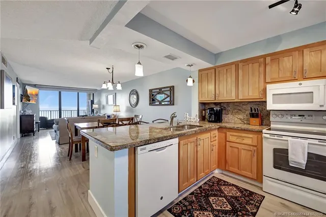 $2,800 | 7380 South Ocean Drive, Unit 420, Jensen Beach, FL 34957