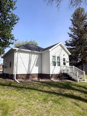 $109,900 | 871 7th Street, Dawson, MN 56232