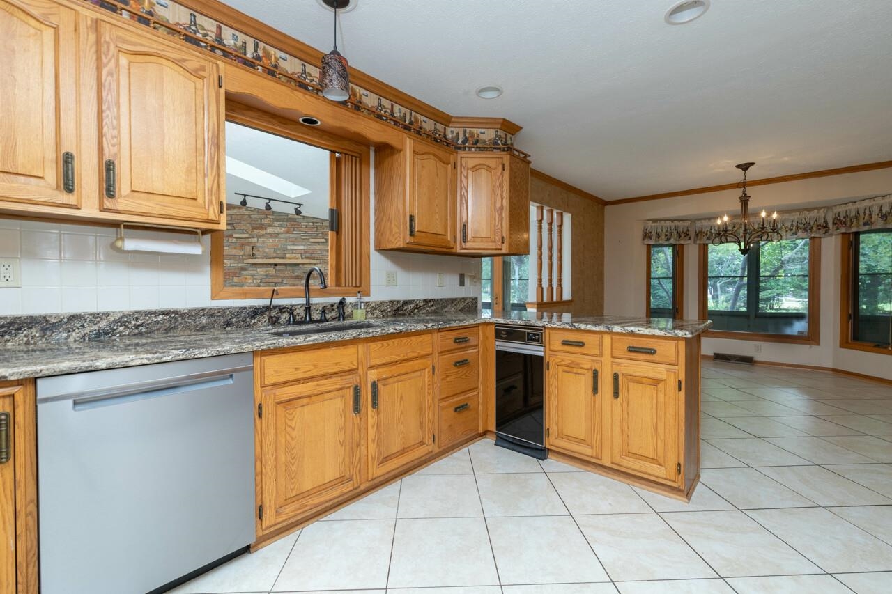 6833 Clovernook Road Rockford, IL 61107 - Photo 11 of 32 Gallery Image 11