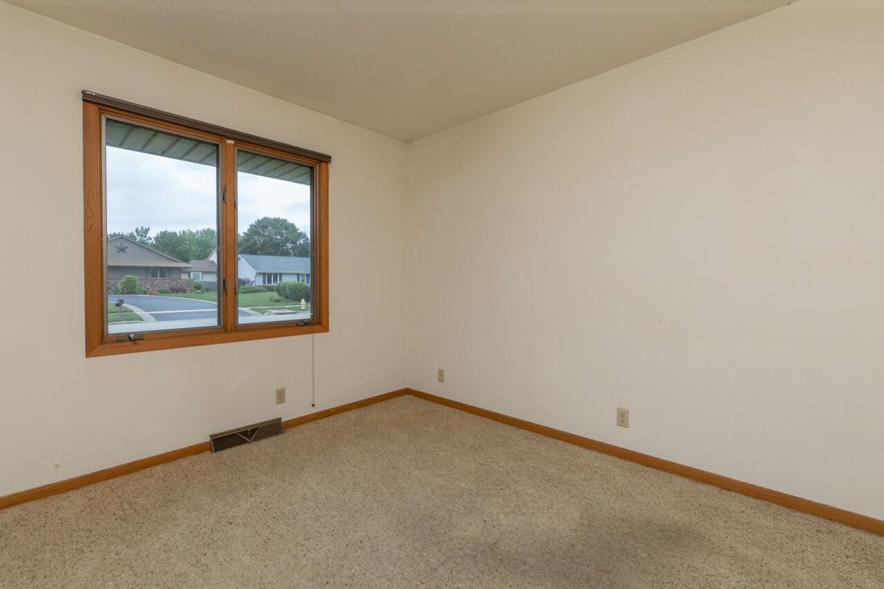 6833 Clovernook Road Rockford, IL 61107 - Photo 25 of 32 Gallery Image 25