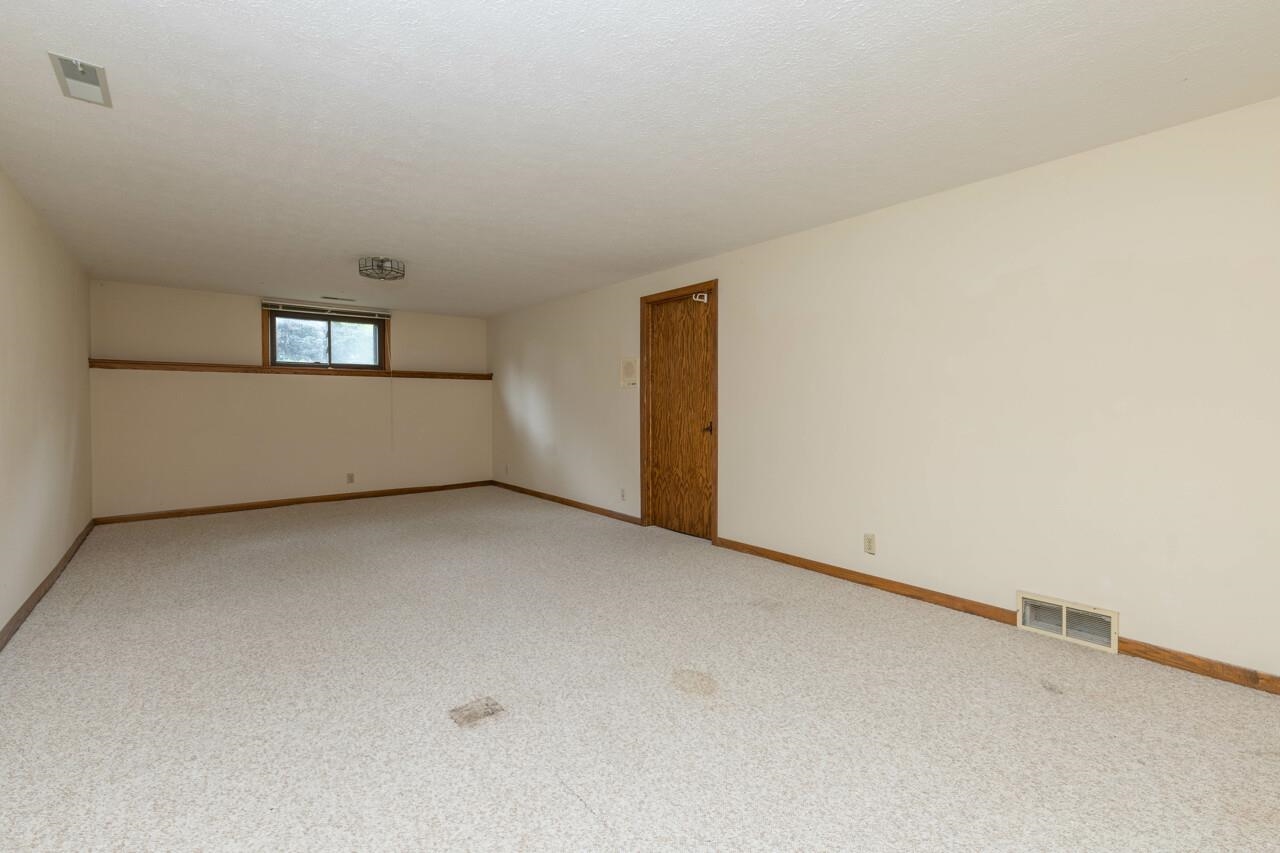 6833 Clovernook Road Rockford, IL 61107 - Photo 28 of 32 Gallery Image 28