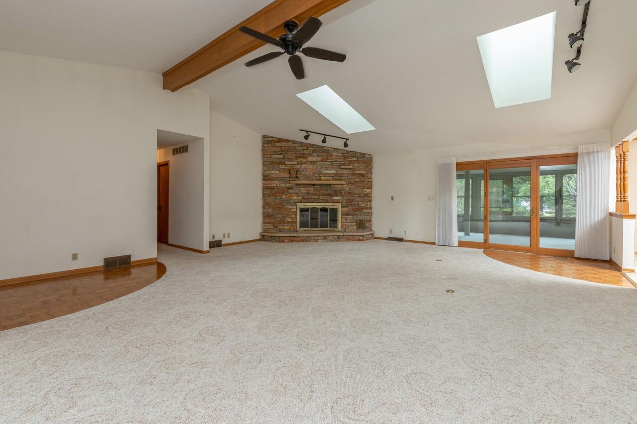 6833 Clovernook Road Rockford, IL 61107 - Photo 6 of 32 Gallery Image 6
