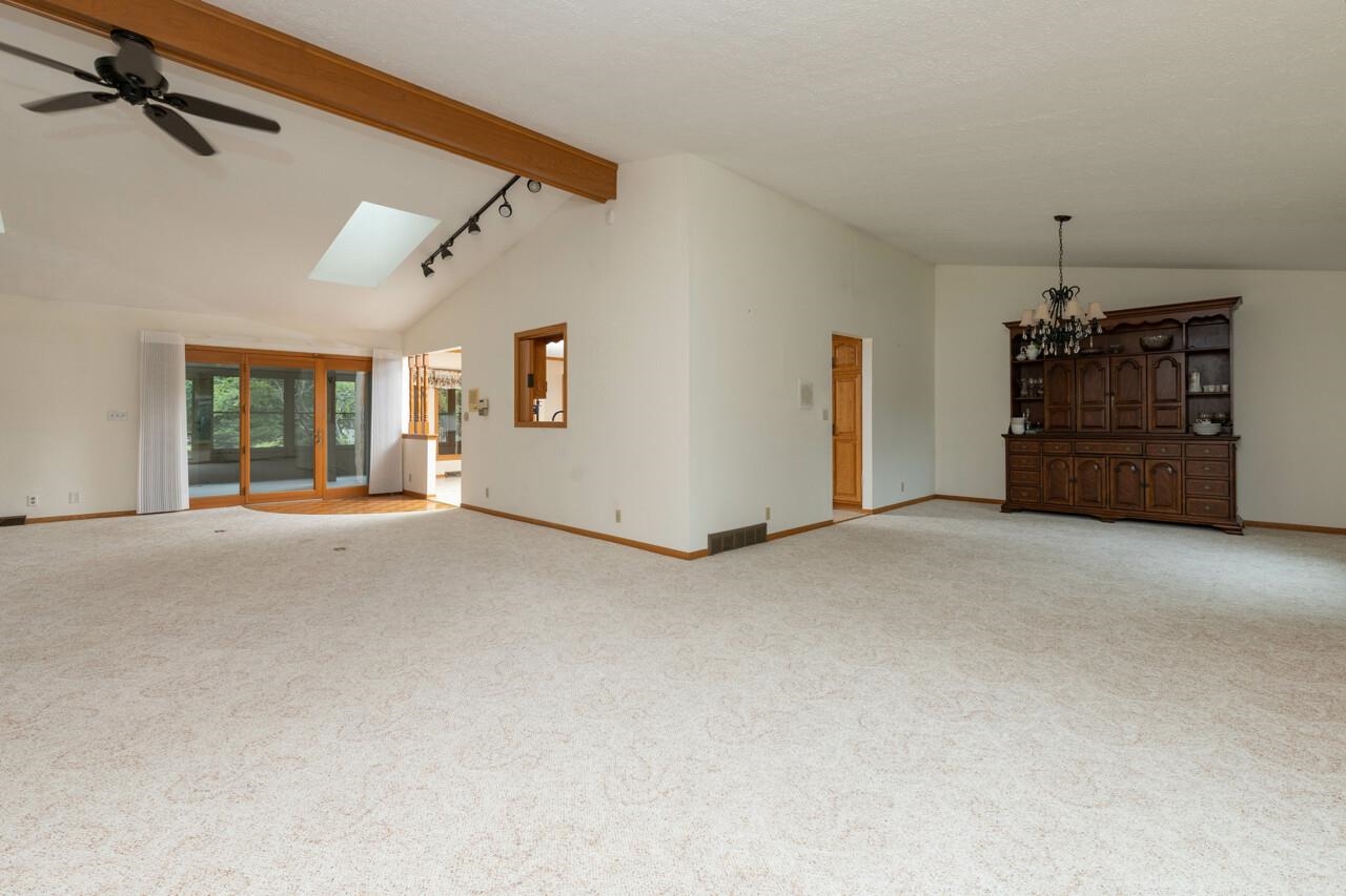 6833 Clovernook Road Rockford, IL 61107 - Photo 7 of 32 Gallery Image 7