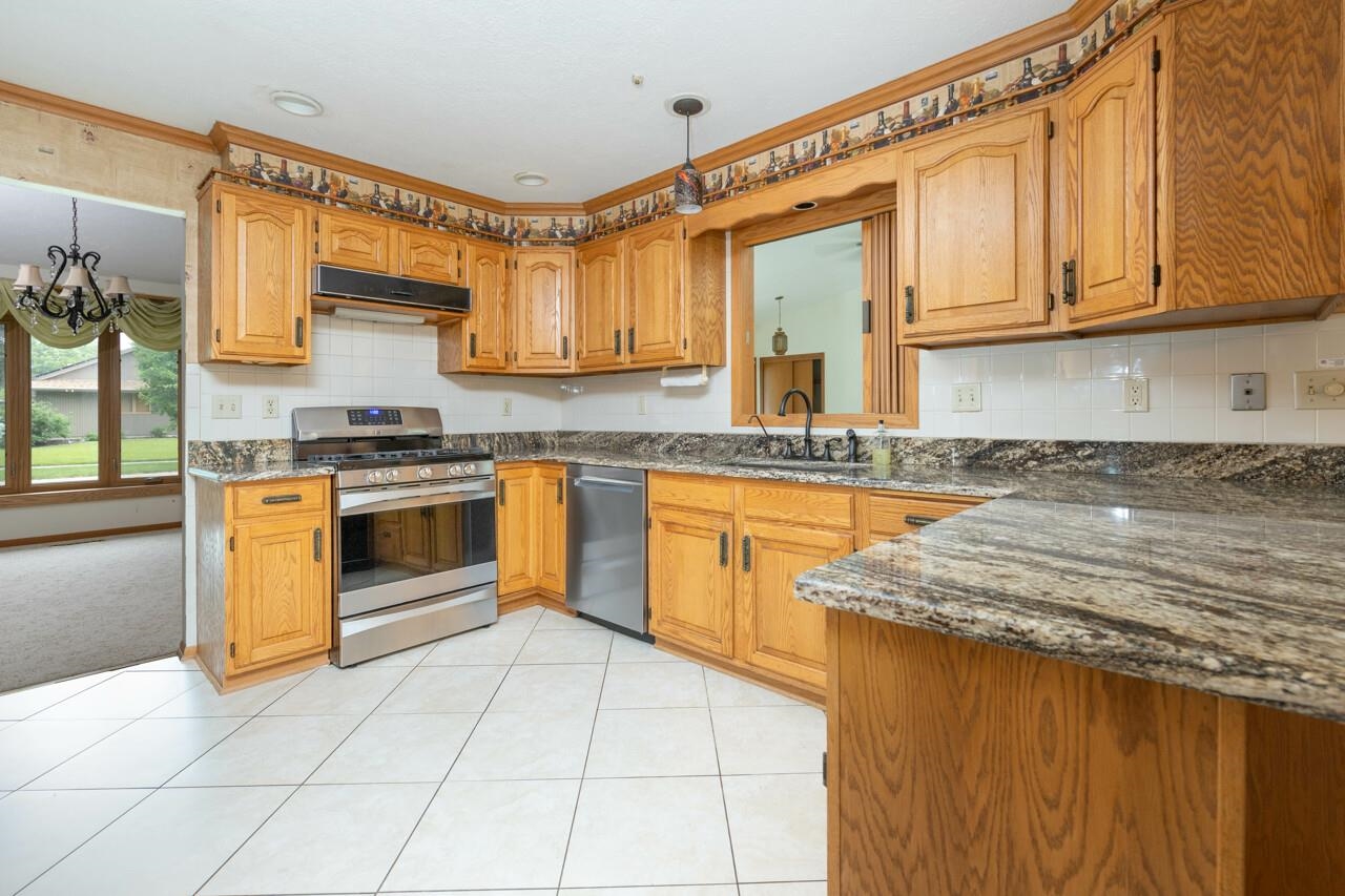 6833 Clovernook Road Rockford, IL 61107 - Photo 10 of 32 Gallery Image 10