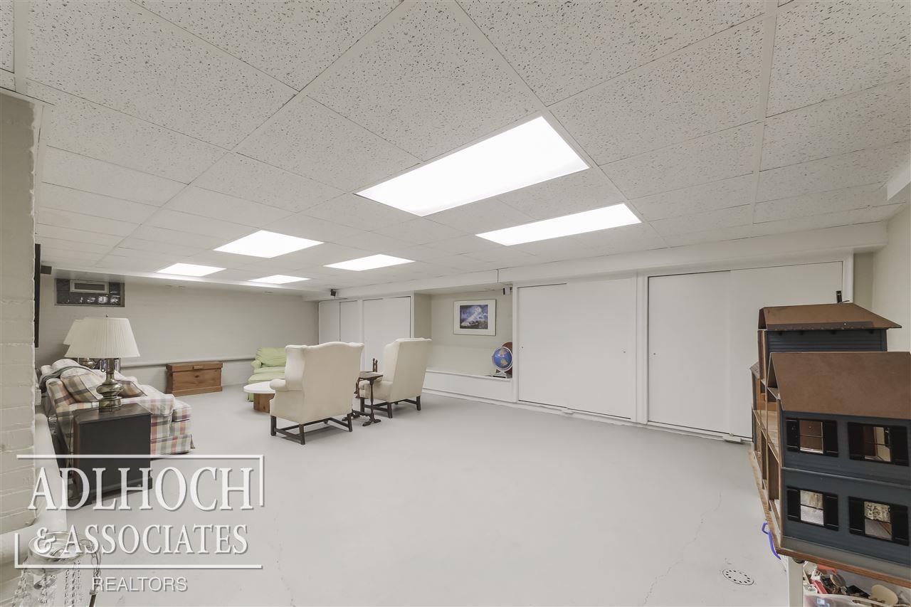 165 Cloverly Road Grosse Pointe, MI 48236 - Photo 19 of 24 31311039-18.JPG
