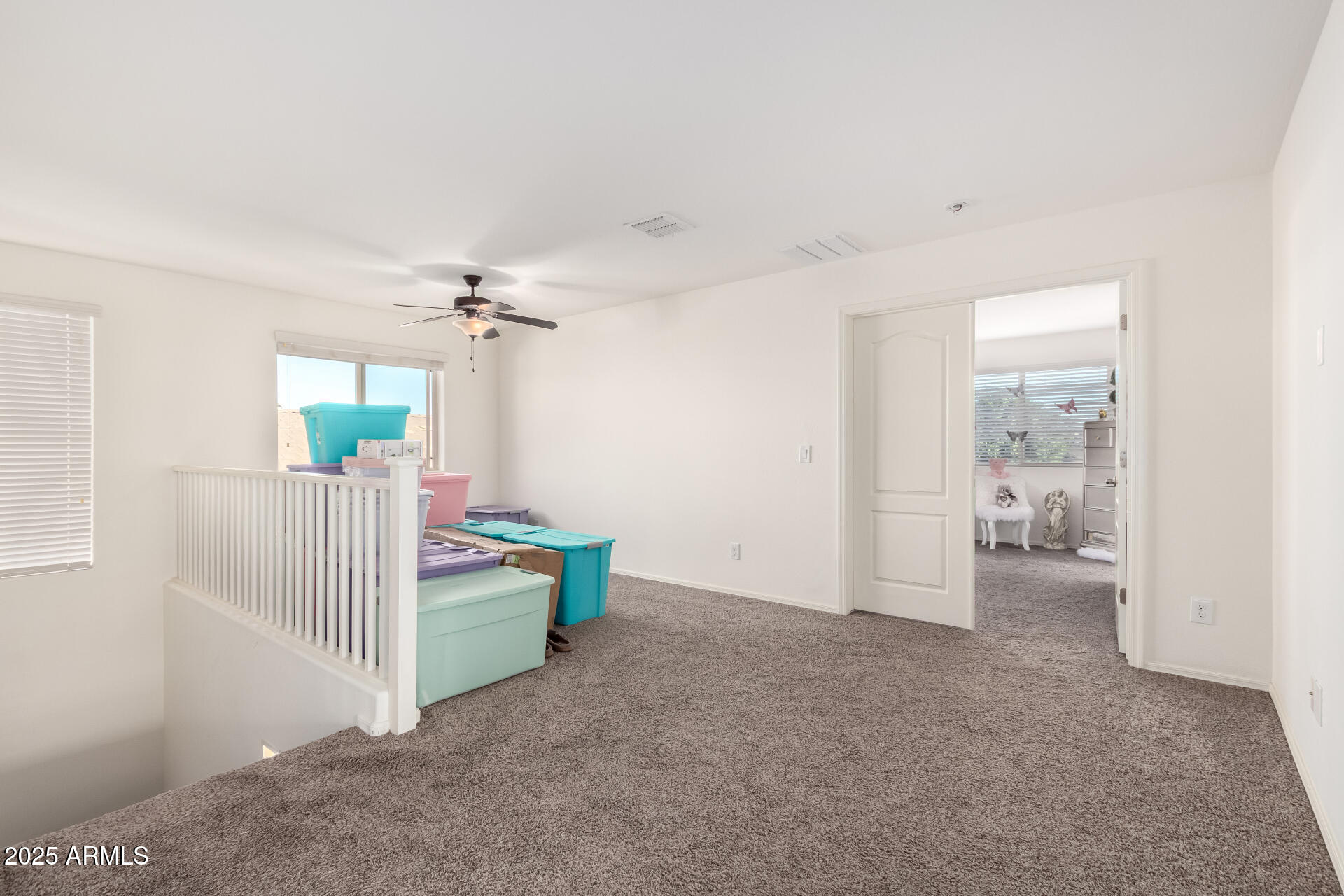 2665 East Gillcrest Road Gilbert, AZ 85298 - Photo 18 of 48 a view of a room with air conditioner and living room