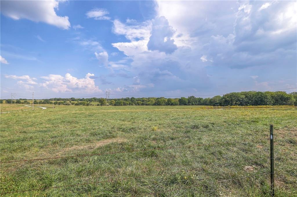 29300 Victory Road Paola, KS 66071 - Photo 81 of 98