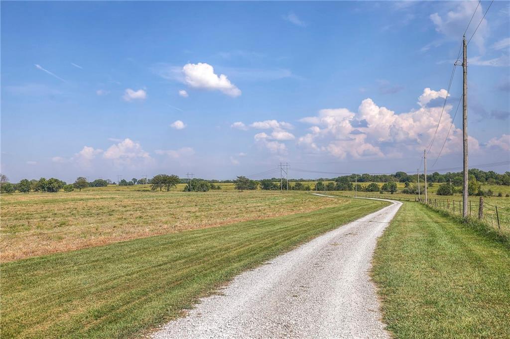 29300 Victory Road Paola, KS 66071 - Photo 82 of 98