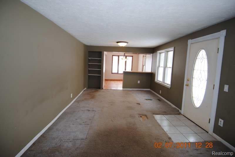 7973 Willow Road Milan, MI 48160 - Photo 2 of 6 Living Room