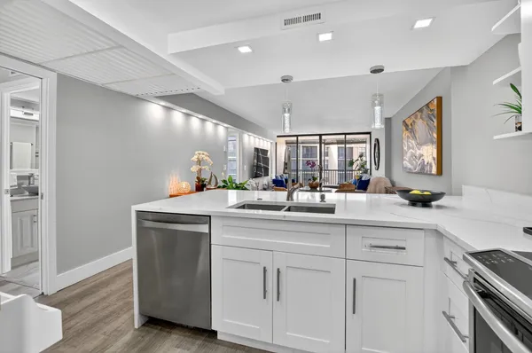 $5,500 | 20 Royal Palm Way, Unit 503, Boca Raton, FL 33432