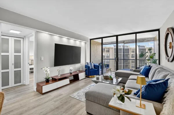 $5,500 | 20 Royal Palm Way, Unit 503, Boca Raton, FL 33432