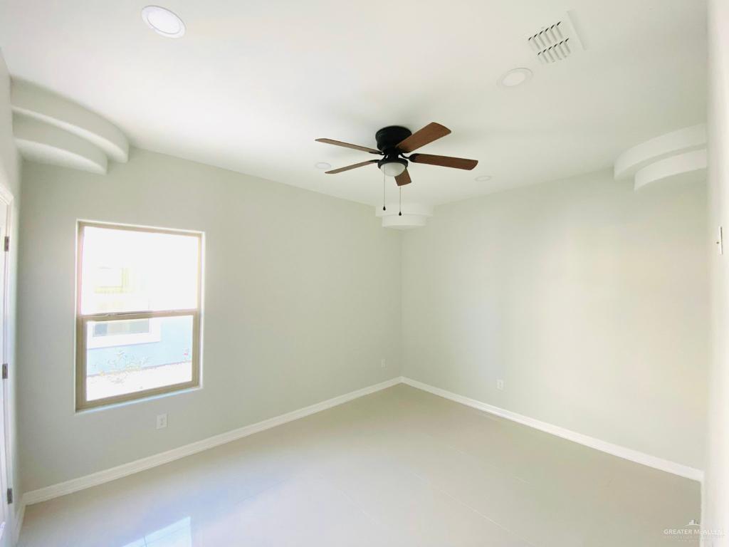 209 West Rutherford Avenue, Unit 1 Edinburg, TX 78541 - Photo 9 of 12