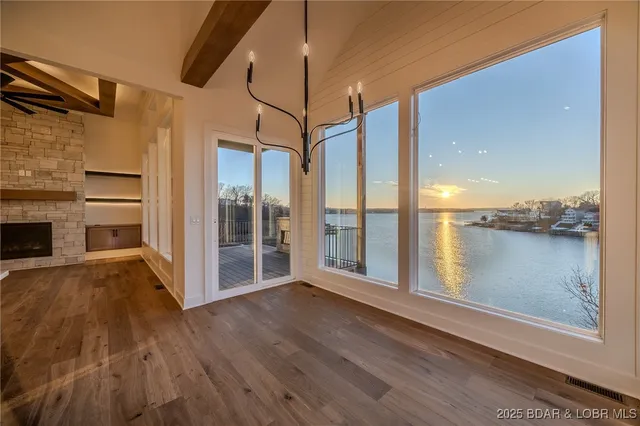 $2,240,000 | 31280 Los Breezes Circle, Rocky Mount, MO 65072