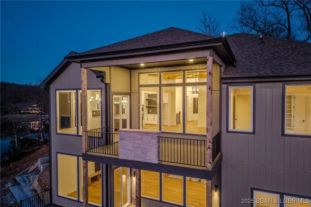 $2,240,000 | 31280 Los Breezes Circle, Rocky Mount, MO 65072