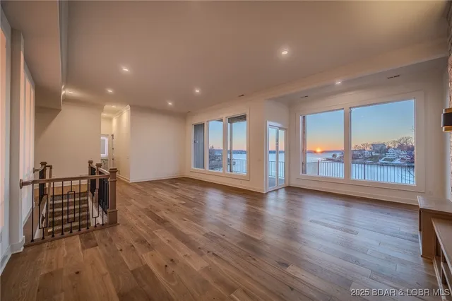 $2,240,000 | 31280 Los Breezes Circle, Rocky Mount, MO 65072