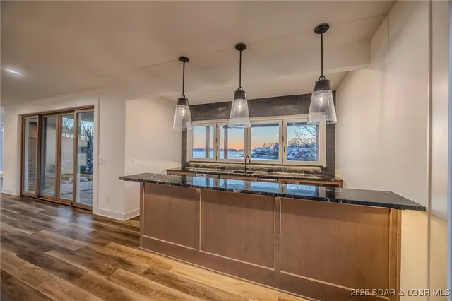 $2,240,000 | 31280 Los Breezes Circle, Rocky Mount, MO 65072