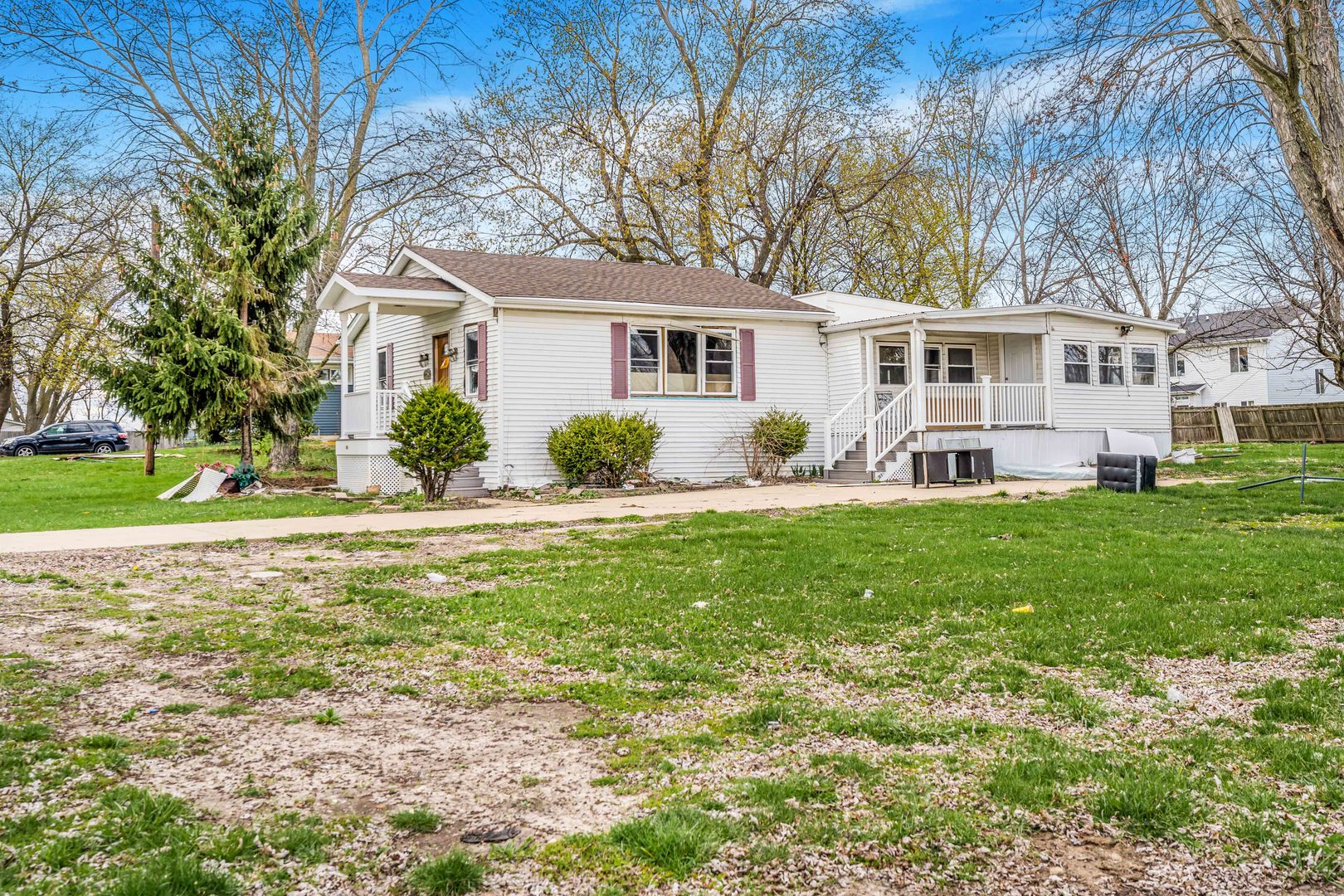 22252 West Taylor Road Plainfield, IL 60544 - Photo 29 of 29 a front view of a house with garden