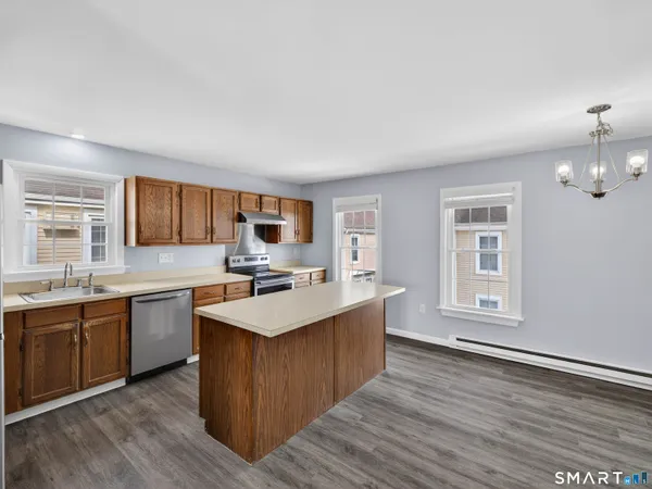 $325,000 | 54 Rope Ferry Road, Unit I154, Waterford, CT 06385