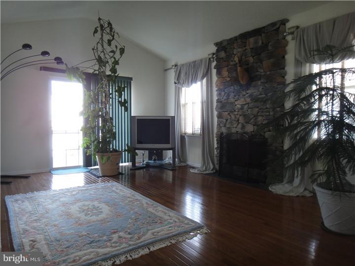 15 Bluebonnet Road Langhorne, PA 19047 - Photo 8 of 15 Gallery Image 8