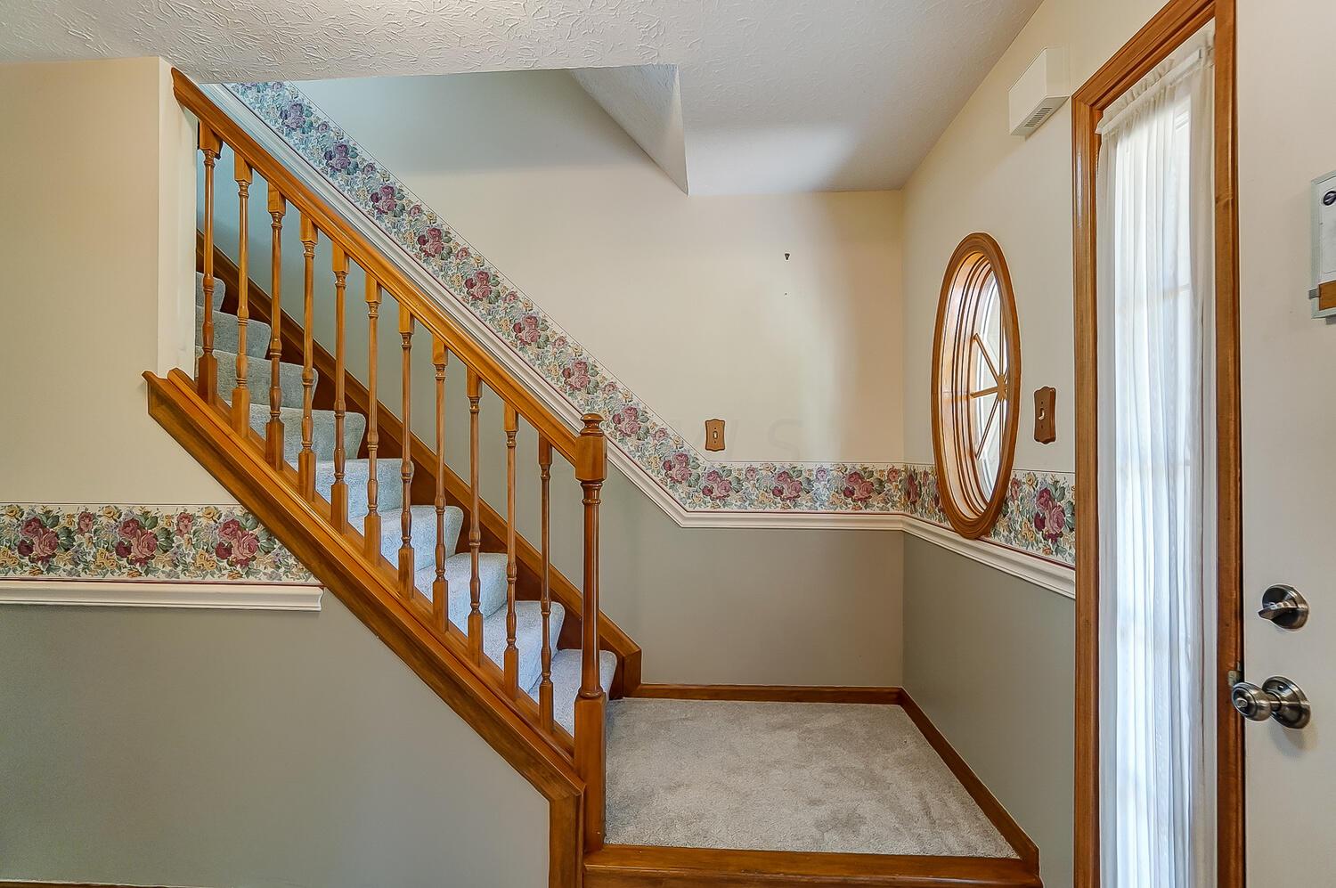 667 Ridenour Road Columbus, OH 43230 - Photo 7 of 66