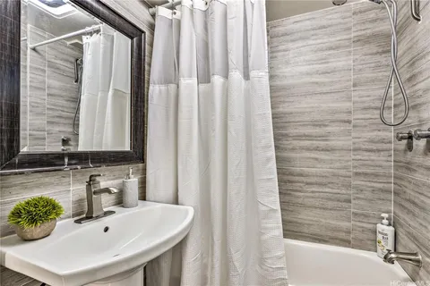 $280,000 | 134 Kapahulu Avenue, Unit 700, Honolulu, HI 96815