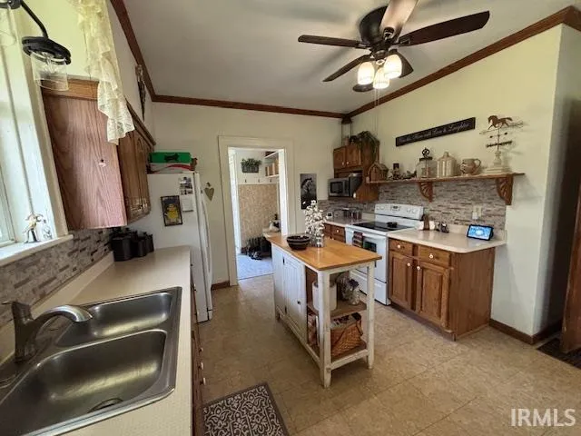 $446,405 | 1024 West State Road 352, Boswell, IN 47921