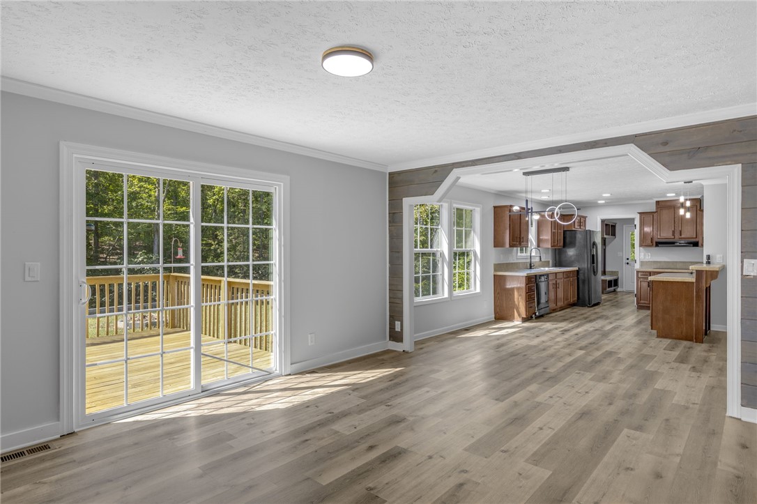 287 Carousel Road Gray Court, SC 29645 - Photo 13 of 36