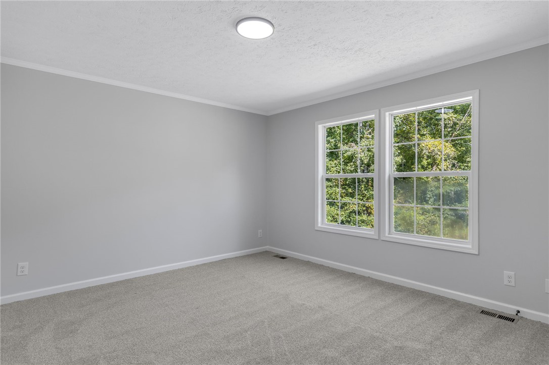 287 Carousel Road Gray Court, SC 29645 - Photo 14 of 36