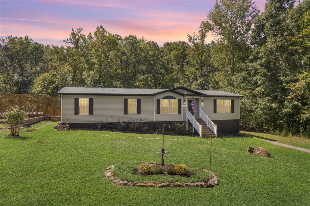 287 Carousel Road Gray Court, SC 29645 - Photo 2 of 36