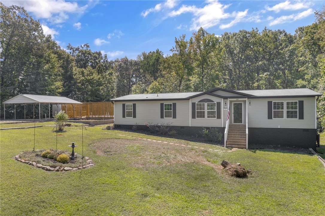 287 Carousel Road Gray Court, SC 29645 - Photo 4 of 36