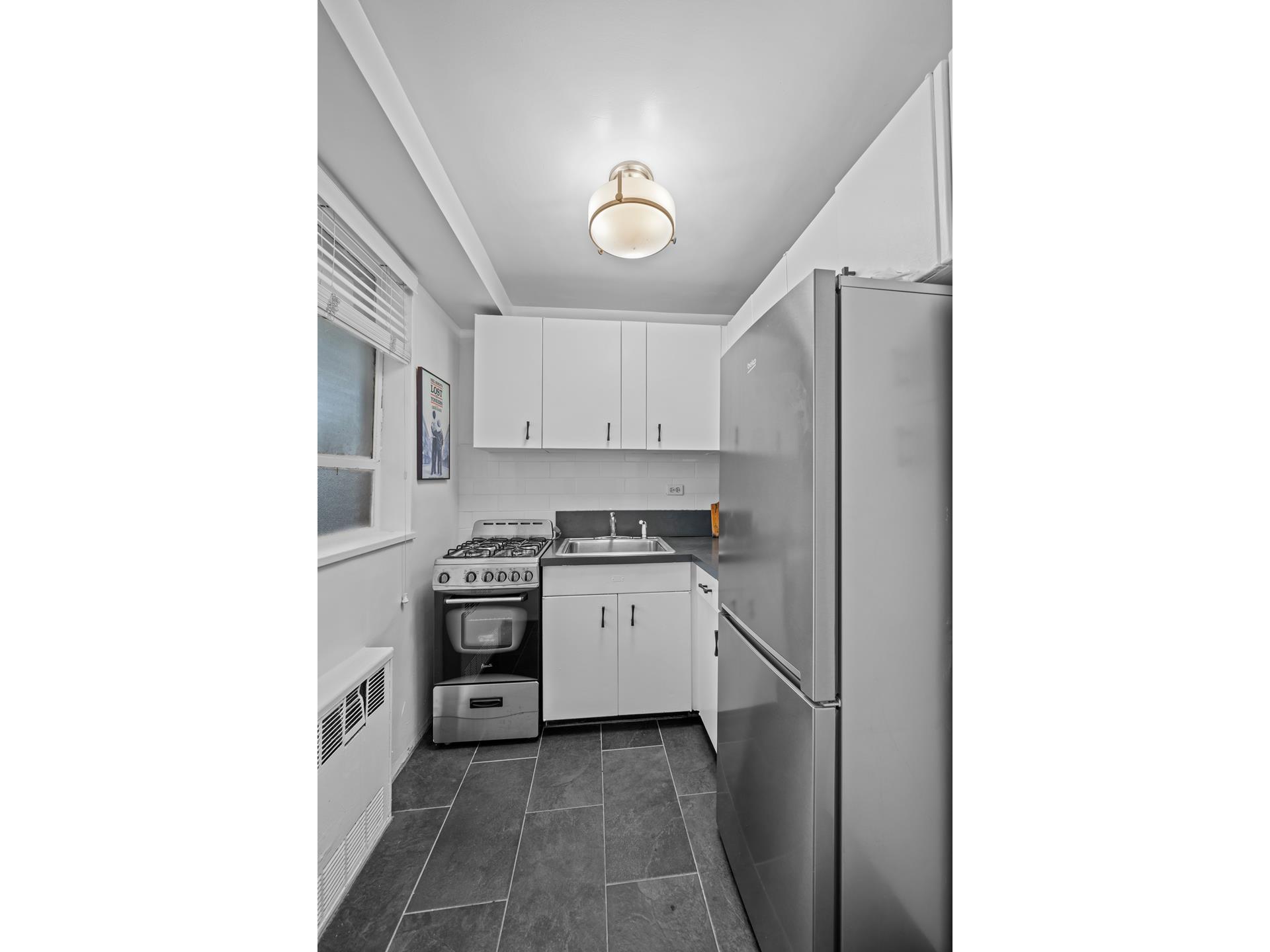 2575 Palisade Avenue, Unit 11E Bronx, NY 10463 - Photo 10 of 11