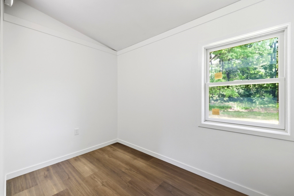 37 Sun Valley Road Holyoke, MA 01040 - Photo 17 of 28