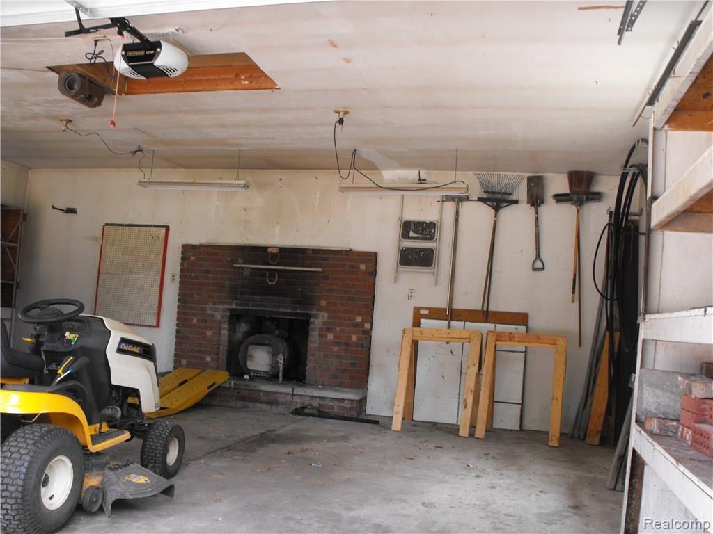 3600 Leason Road Sterling Heights, MI 48310 - Photo 60 of 60 Rear garage w Firepalce 1.JPG
