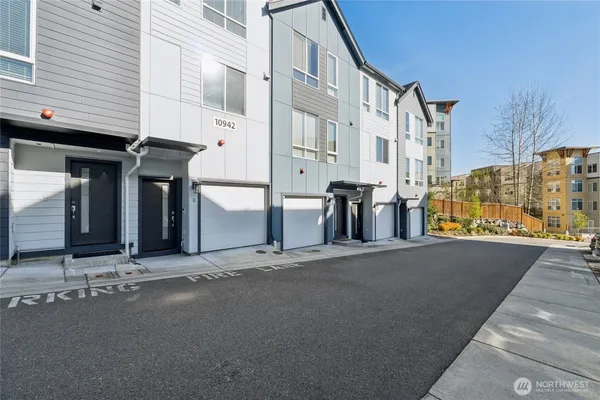 $795,000 | 10942 Northeast 189th Place, Unit E, Bothell, WA 98011