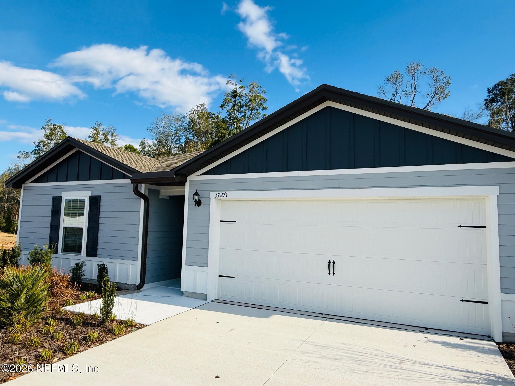 37271 Whisper Way Hilliard, FL 32046 - Photo 2 of 11 IMG_3722