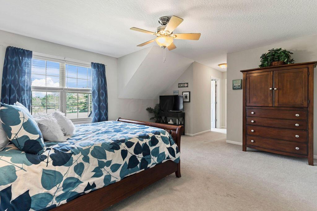 4656 Liberty Road Delaware, OH 43015 - Photo 17 of 39 Primary suite