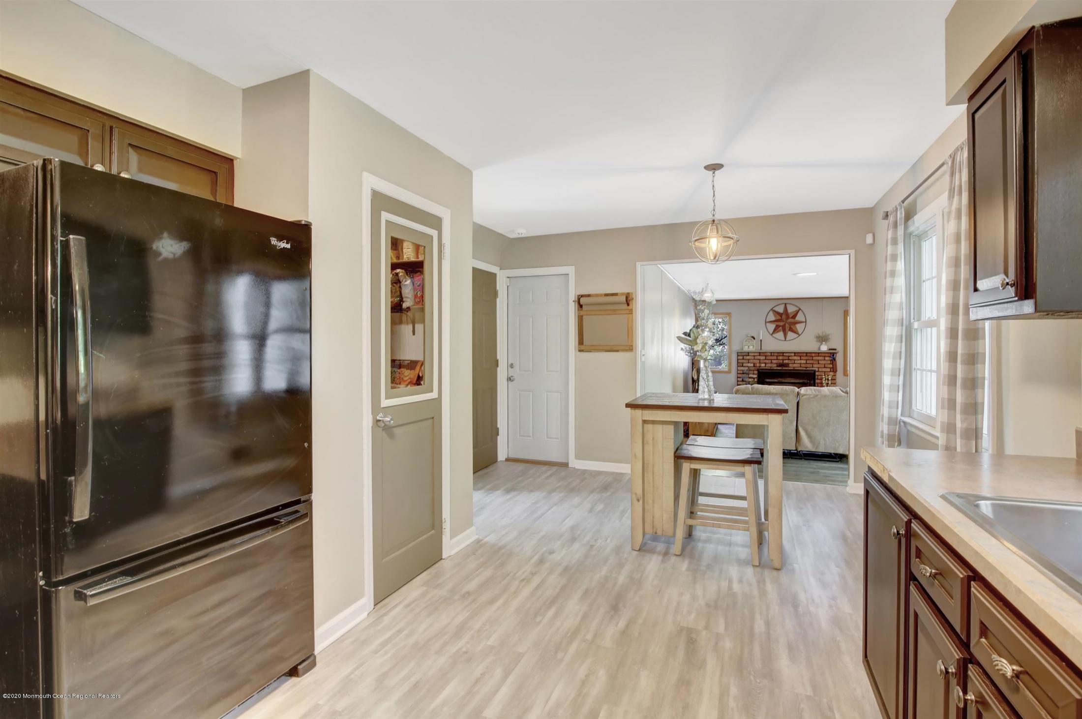 740 Millbrook Road Brick, NJ 08724 - Photo 9 of 32 11-Kitchen