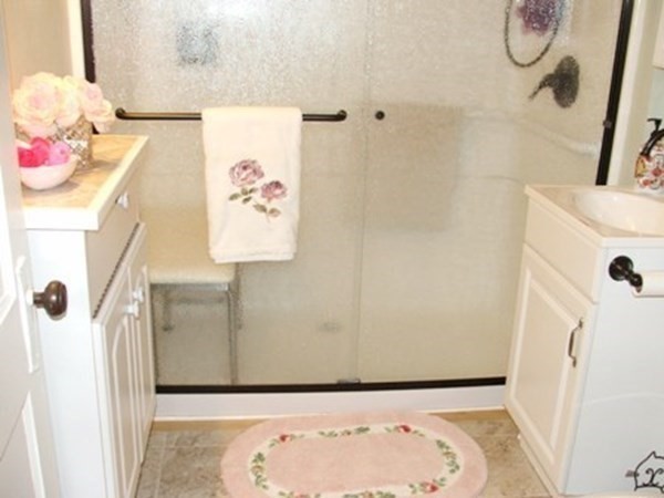 405-407 Springfield Street Chicopee, MA 01013 - Photo 9 of 13 Gallery Image 9