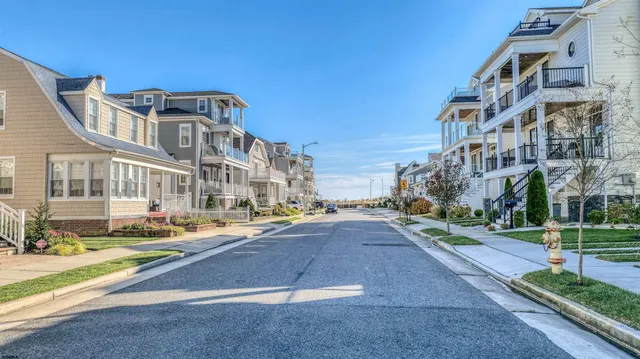 $569,000 | 7811 Atlantic Avenue, Unit 2, Margate City, NJ 08402