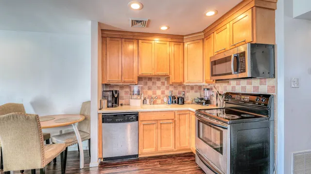 $569,000 | 7811 Atlantic Avenue, Unit 2, Margate City, NJ 08402