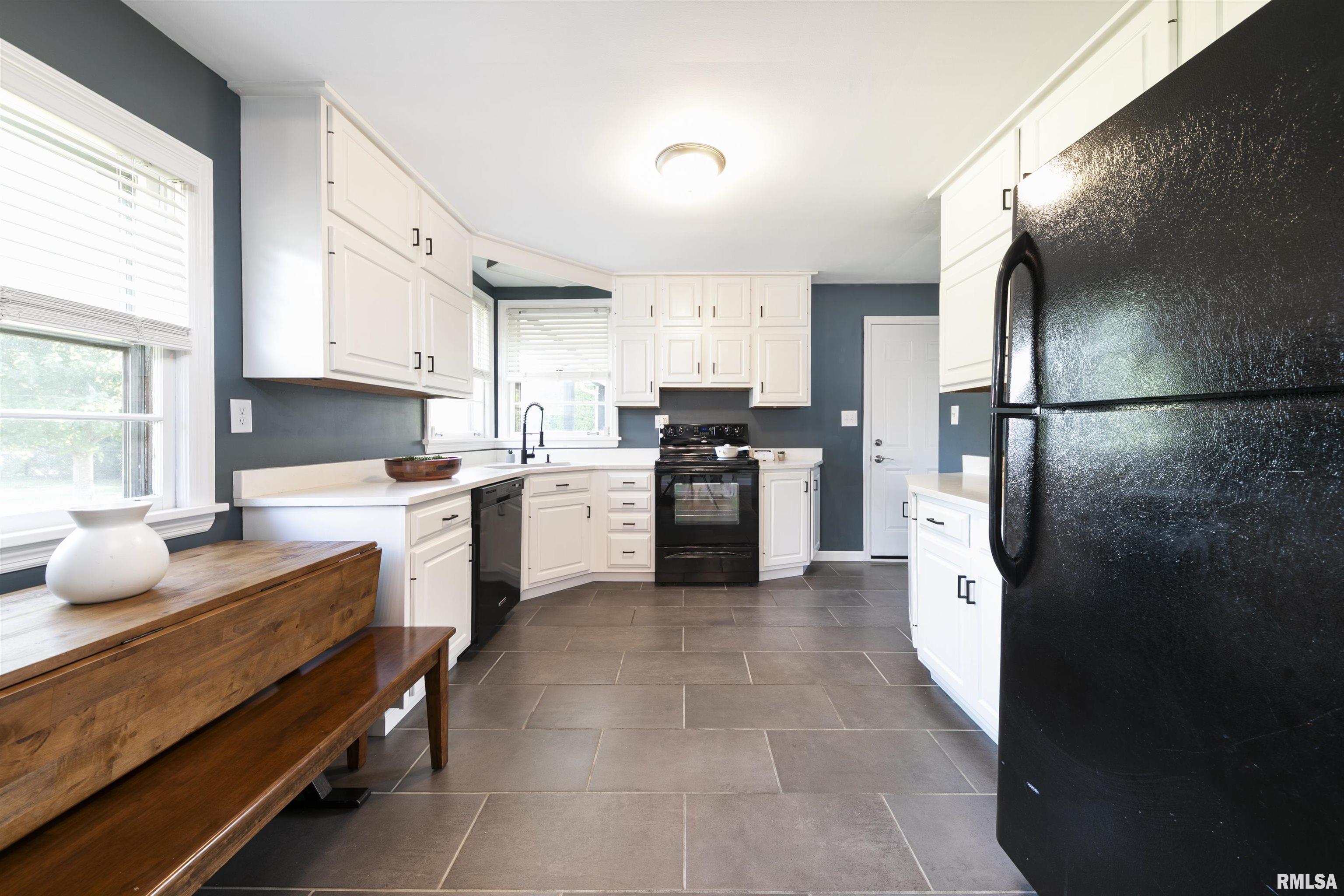 518 West Ridgemont Road Peoria, IL 61614 - Photo 13 of 36 Gallery Image 13